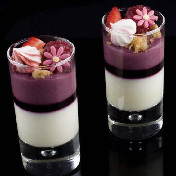 Philadelphia krémsajtos málnás panna cotta - Enzsöl Balázs receptje